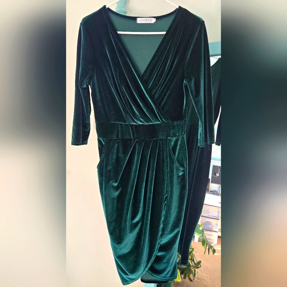 Gorgeous velvet green maternity dress